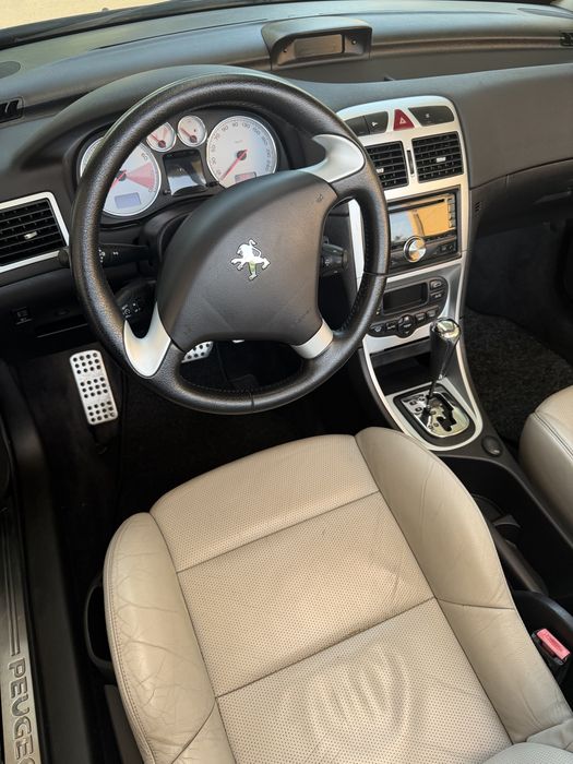 Peugeot 300 cc.
