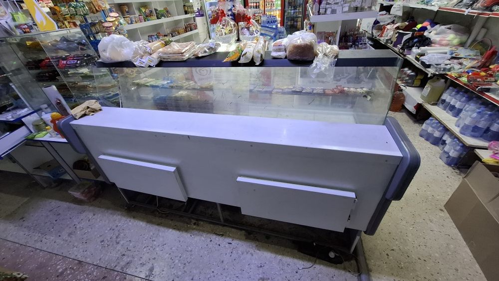 Витринный холодильник