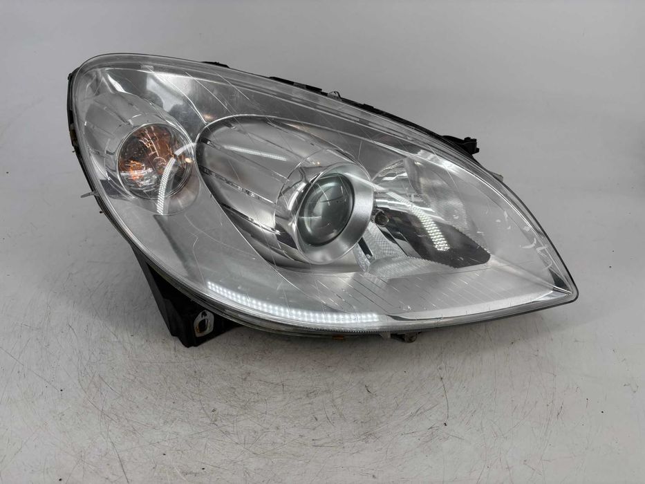 Far dreapta Mercedes B Class an 2010