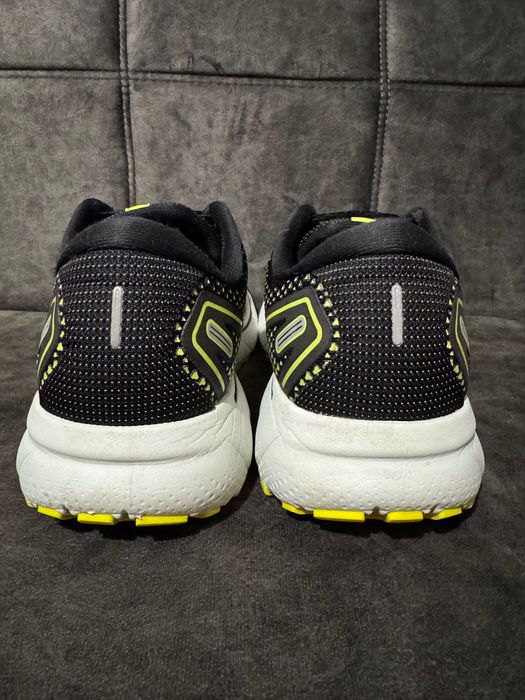 Brooks Ghost 14.