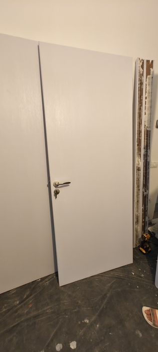 5 usi de interior apartament