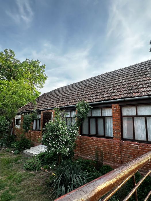 Casa de Vanzare FELNAC