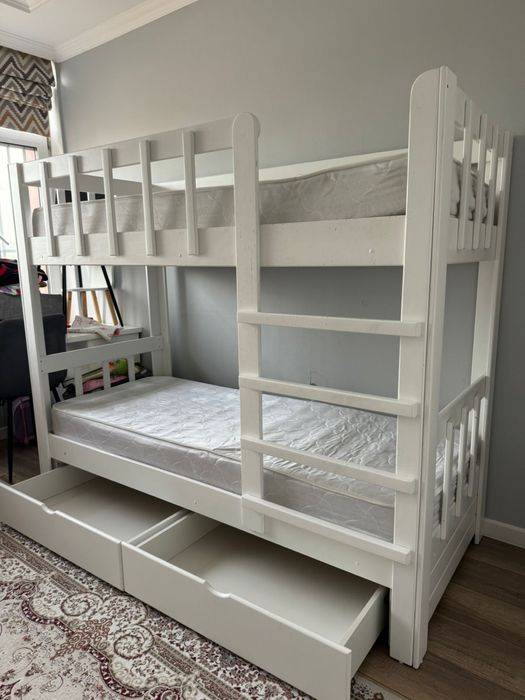 Двухъярусная детская кровать