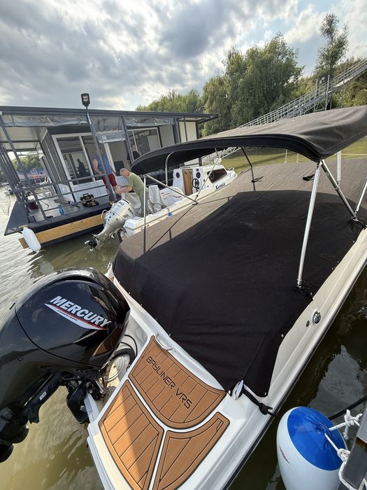 Barca Bayliner VR5 2021 150CP 90ore