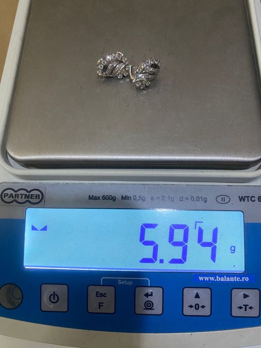 Cercei cu pietre prețioase din aur de 14K Amanet BKG