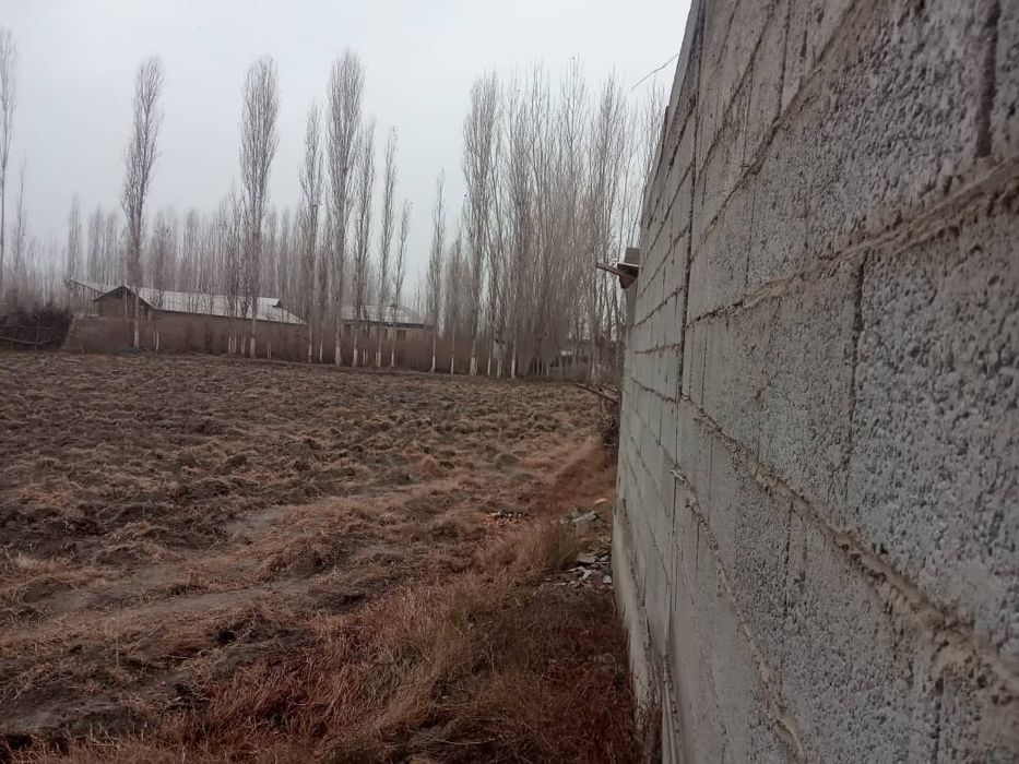 20 sotix yer uchaska sotiladi