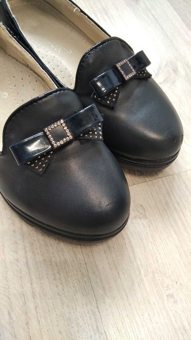 Школьные  туфли на девочку.