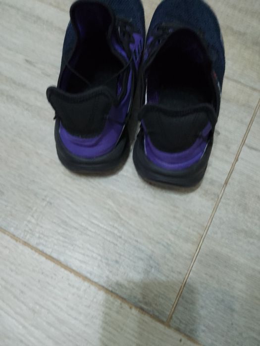 Маратонки REEBOK