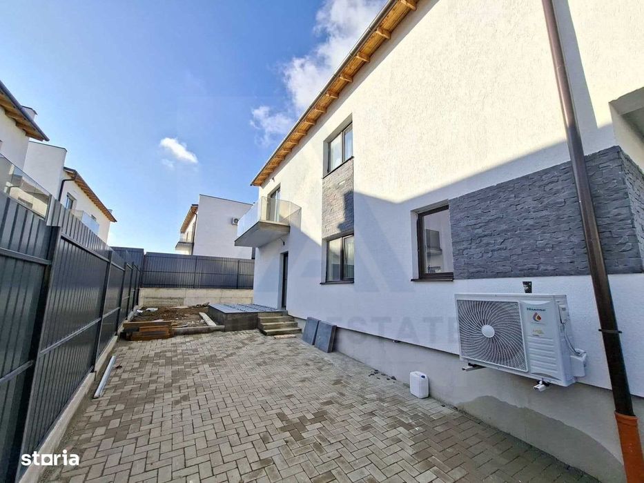 Casa intabulata 4 camere 2 bai curte 180 mp liberi pe Calea Cisnadiei