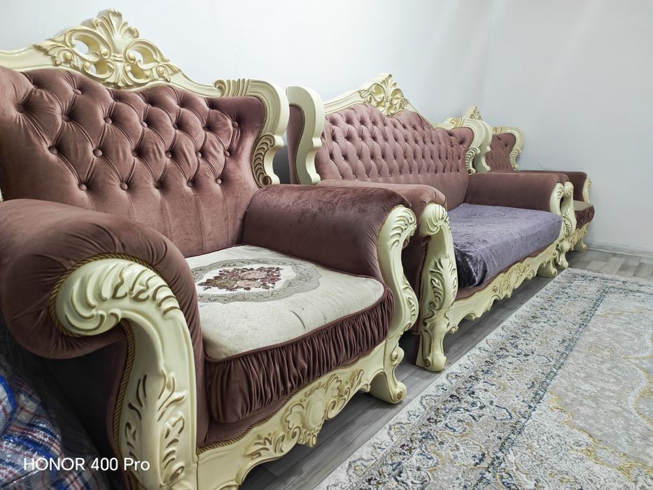 Диван и кресло богатая мебель
