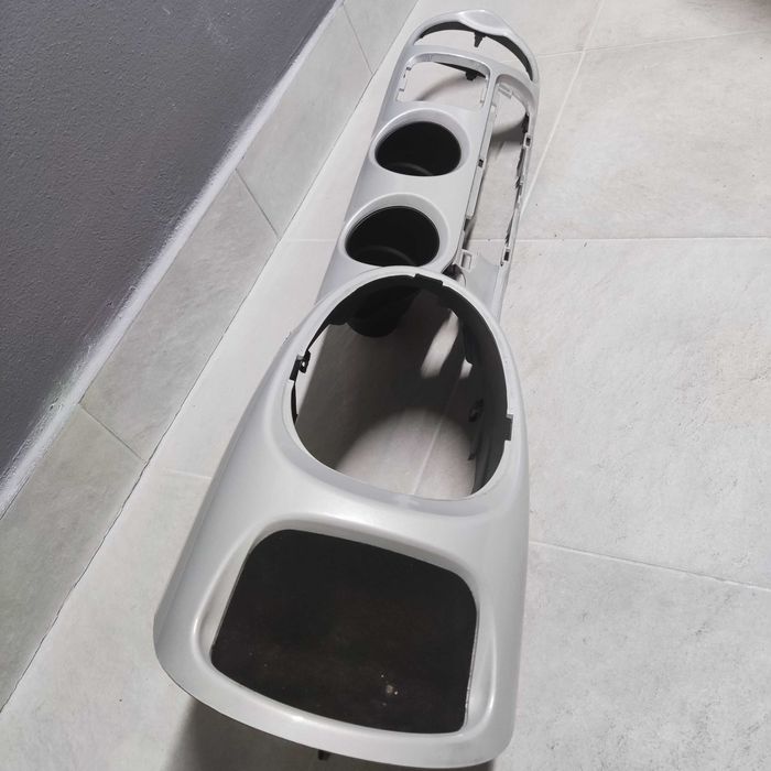 Централна конзола за скорости и чаши Juke 2015