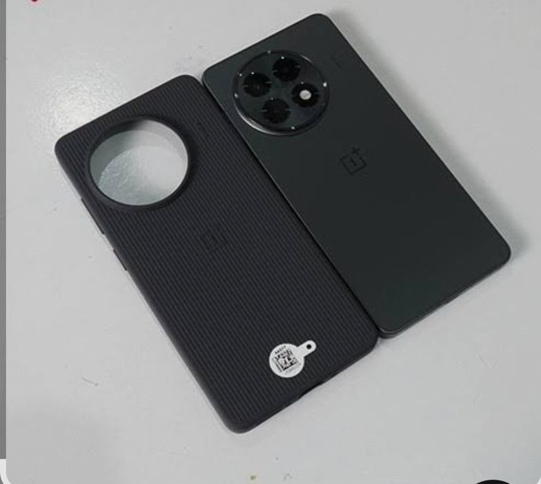 Oneplus ace 5.  12/256