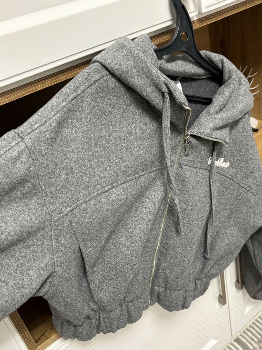 Новое пальто,носила только 1 раз.