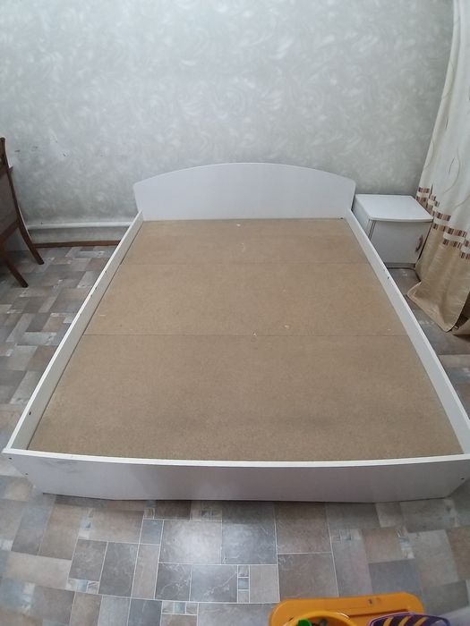 Двух спальная кровать