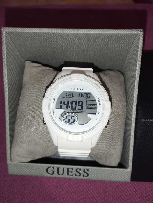 Ceas de dama Guess
