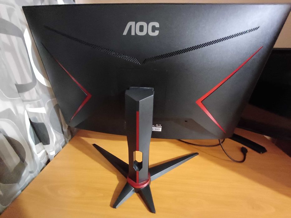 LCD монитор AOC.