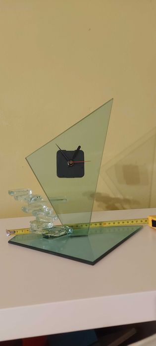 Ceas pentru birou din sticla hand made unicat analogic quartz baterie