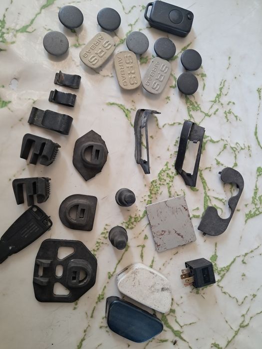 Mers.210 бардачок панель.