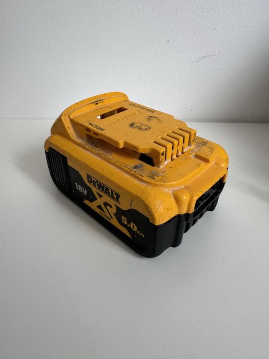 Carcase de schimb pentru baterii Dewalt  18v 5ah