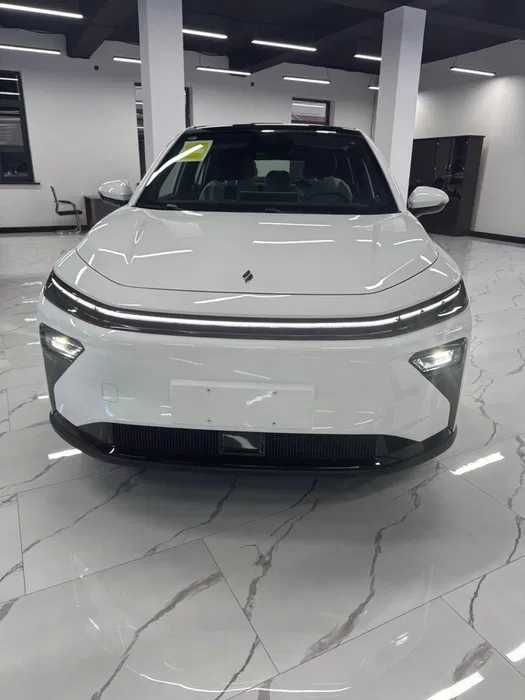 Geely livan L7 605km