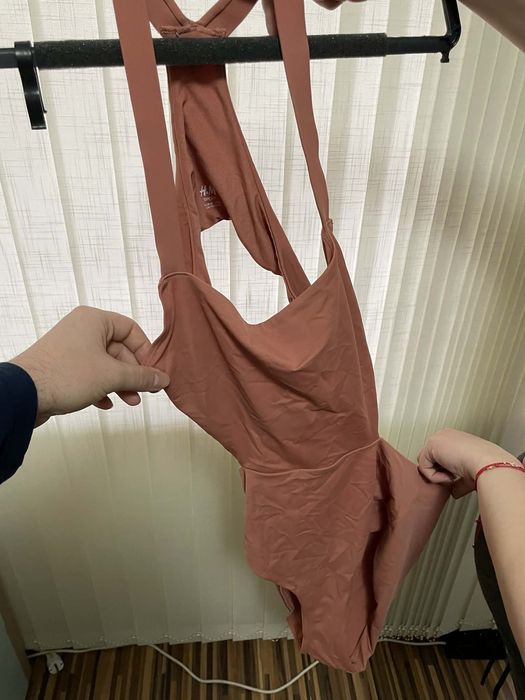 Бански цвят пепел от рози