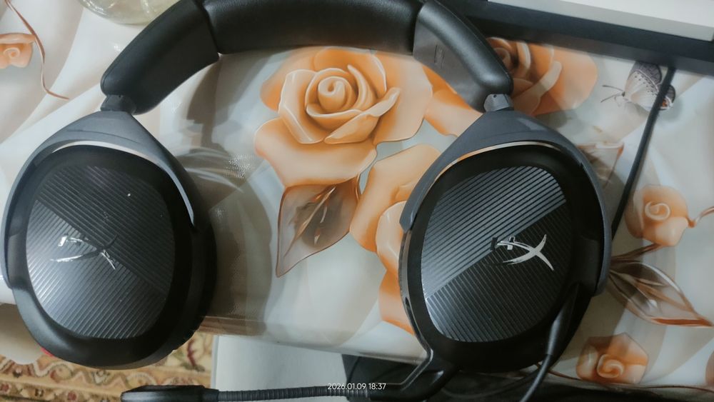 Продам наушники HyperX