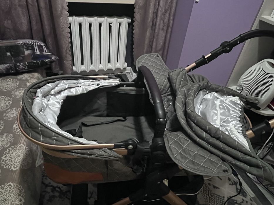 Коляска три в одном