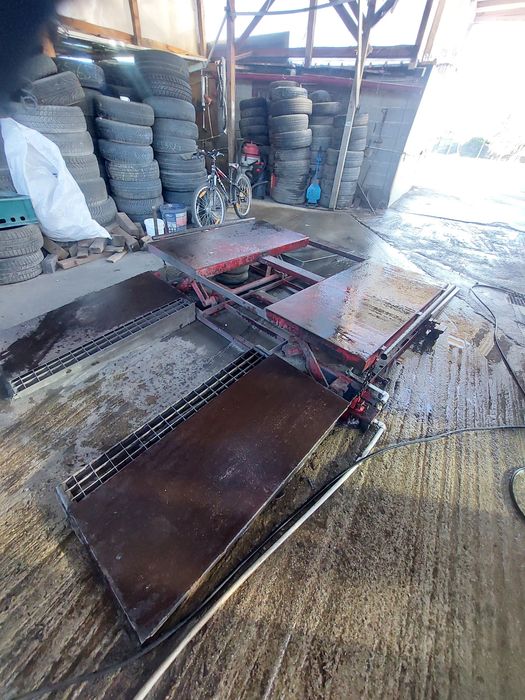 Elevator foarfeca pneumatic