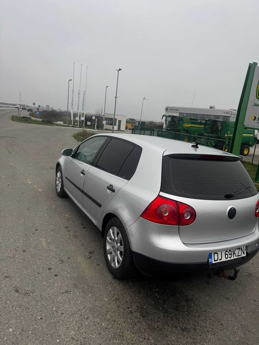 Vand golf 5 1.6 benzina