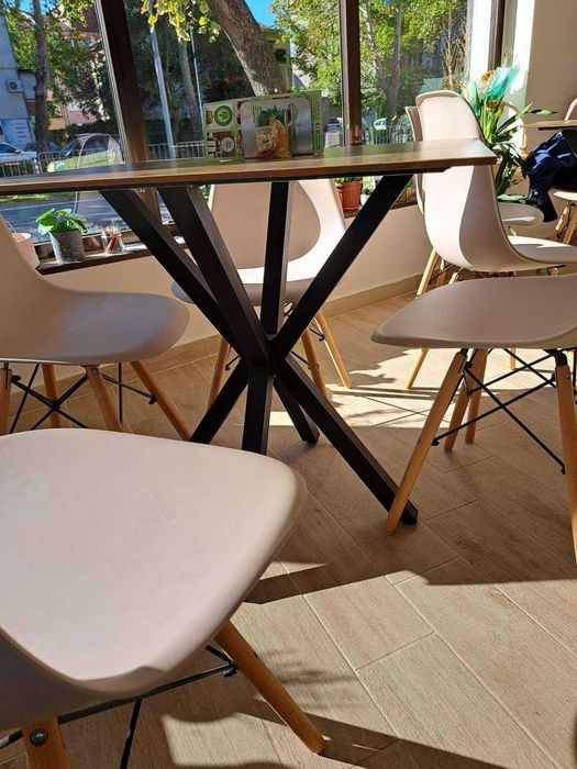 Метални стойки за маса и пейка