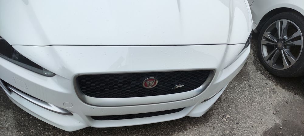 Продавам спортен автомобил Ягуар ХЕ