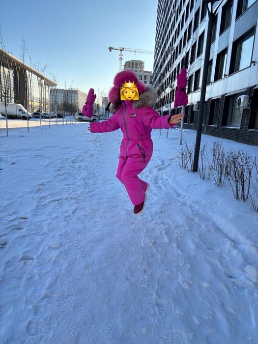 Продам комбинезон для девочки