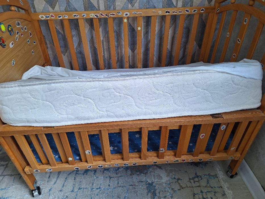Детская кровать с матрасом