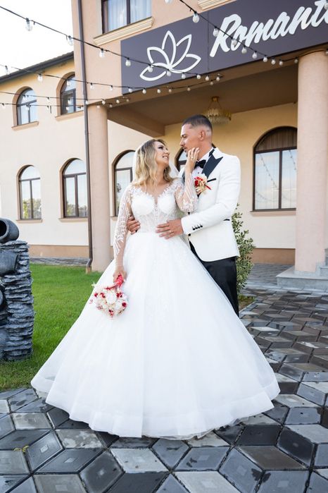 Vand rochie de mireasa