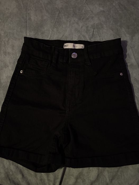 Къси панталони Gina Tricot