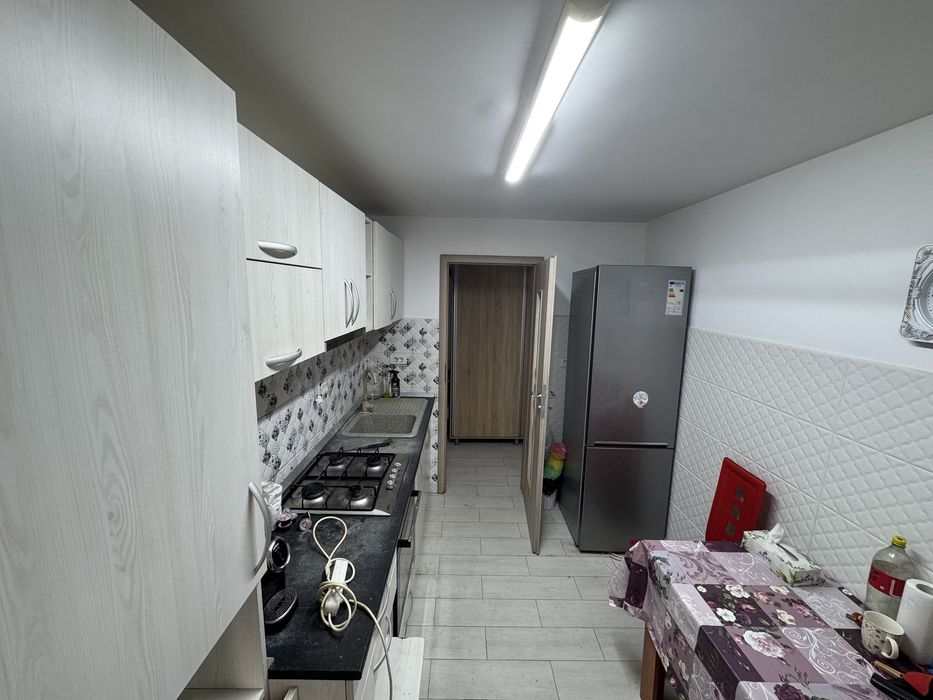 De vanzare apartament 2 camere decomandat 62mp utili parter inalt 2 bai