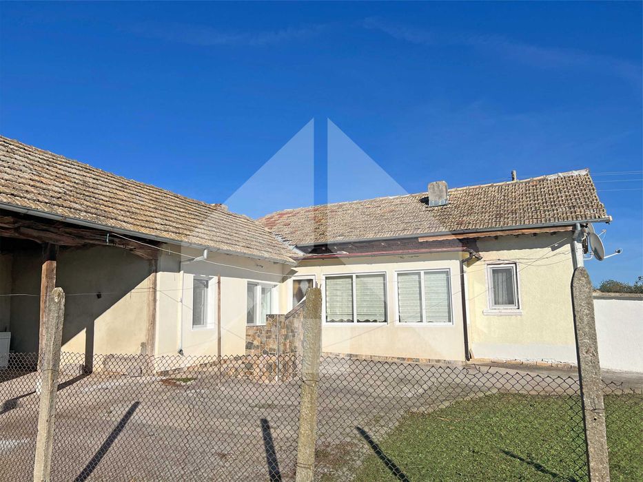 Продава се Къща в Нови пазар - 98 кв.м за 287 €/кв.м - Снимка #2