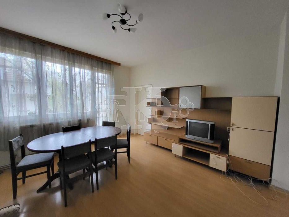 Дава се под наем Тристаен апартамент в Добрич, Център - 90 кв.м за 280.5 € - Снимка #2