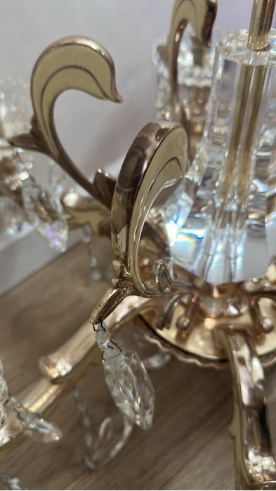 Продам  люстру в зал