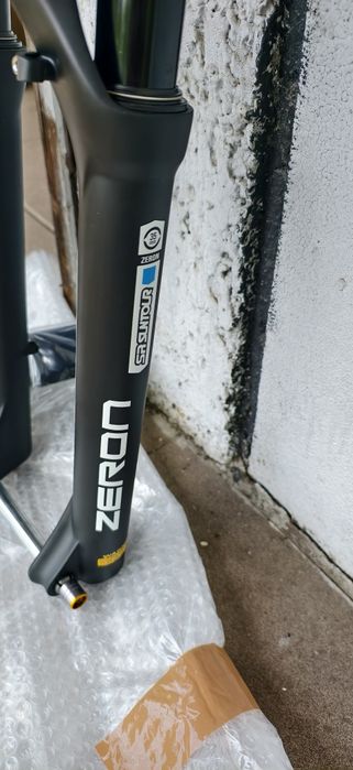 Вилки SR Suntour ZERON35 27.5" 130/150mm AIR LOR Boost 15x110mm Tapered
