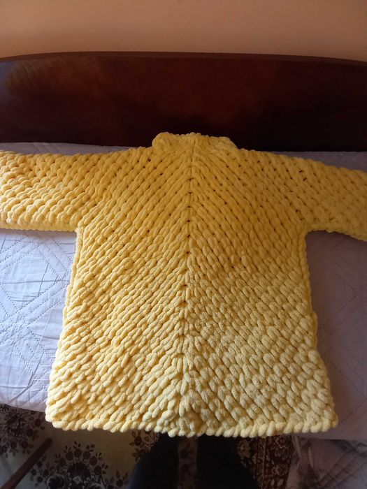 Ръчно плетено палто -жилетка!