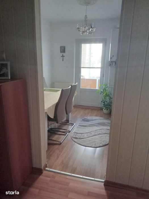 Vând apartament cu 2 camere Mioveni-Robea, etaj 1