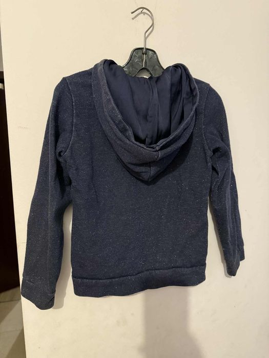 Суичър на марката GUESS