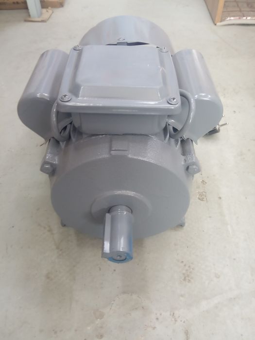 Новый электродвигатель 220 вольт 3 кВт 3000 оборот Китая новый