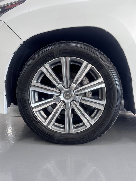 Lexus LX 570 Sport Plus