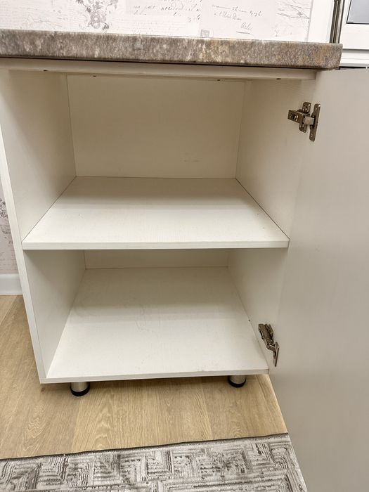 шкаф кухонный вместительный