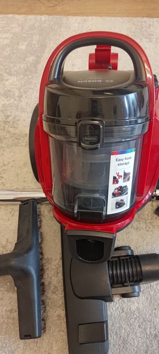 Aspirator fără sac  bosch