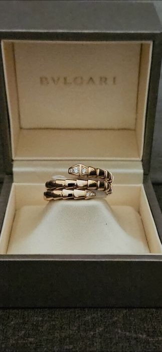 Бренд BVLGARI Serpenti Viper. Золотое кольцо 750 пробы с бриллиантами.
