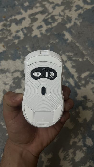 Продам мышь aula sc580