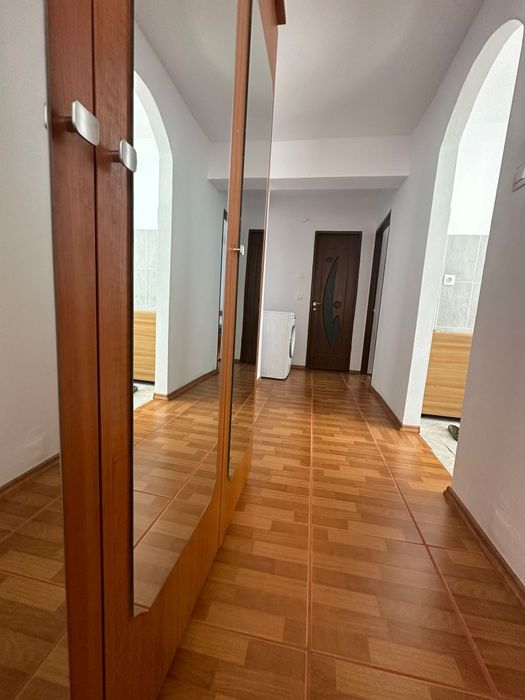 Inchiriez apt 2 cam decomandat